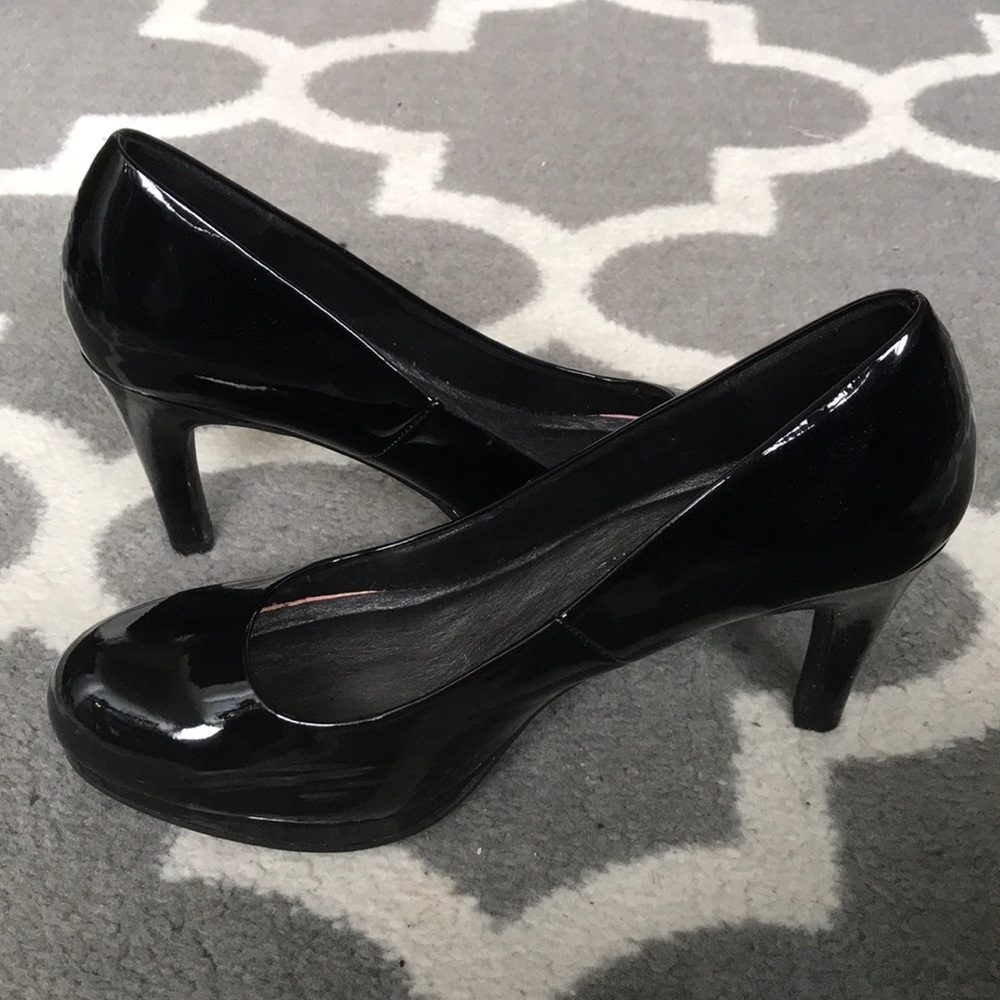 Black Closed Toe Business Heels